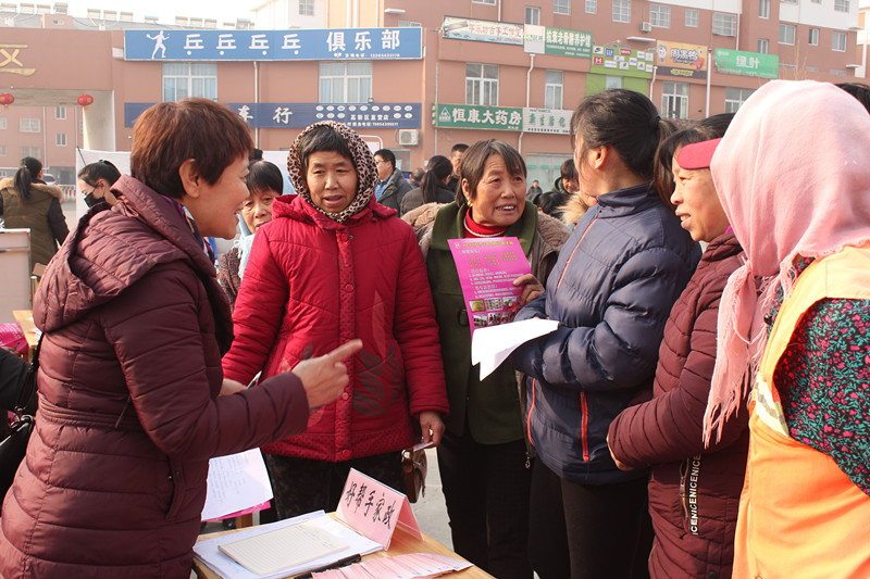 高新區(qū)婦女專場(chǎng)招聘會(huì)照片2_副本.jpg